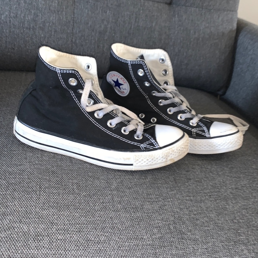 black converse